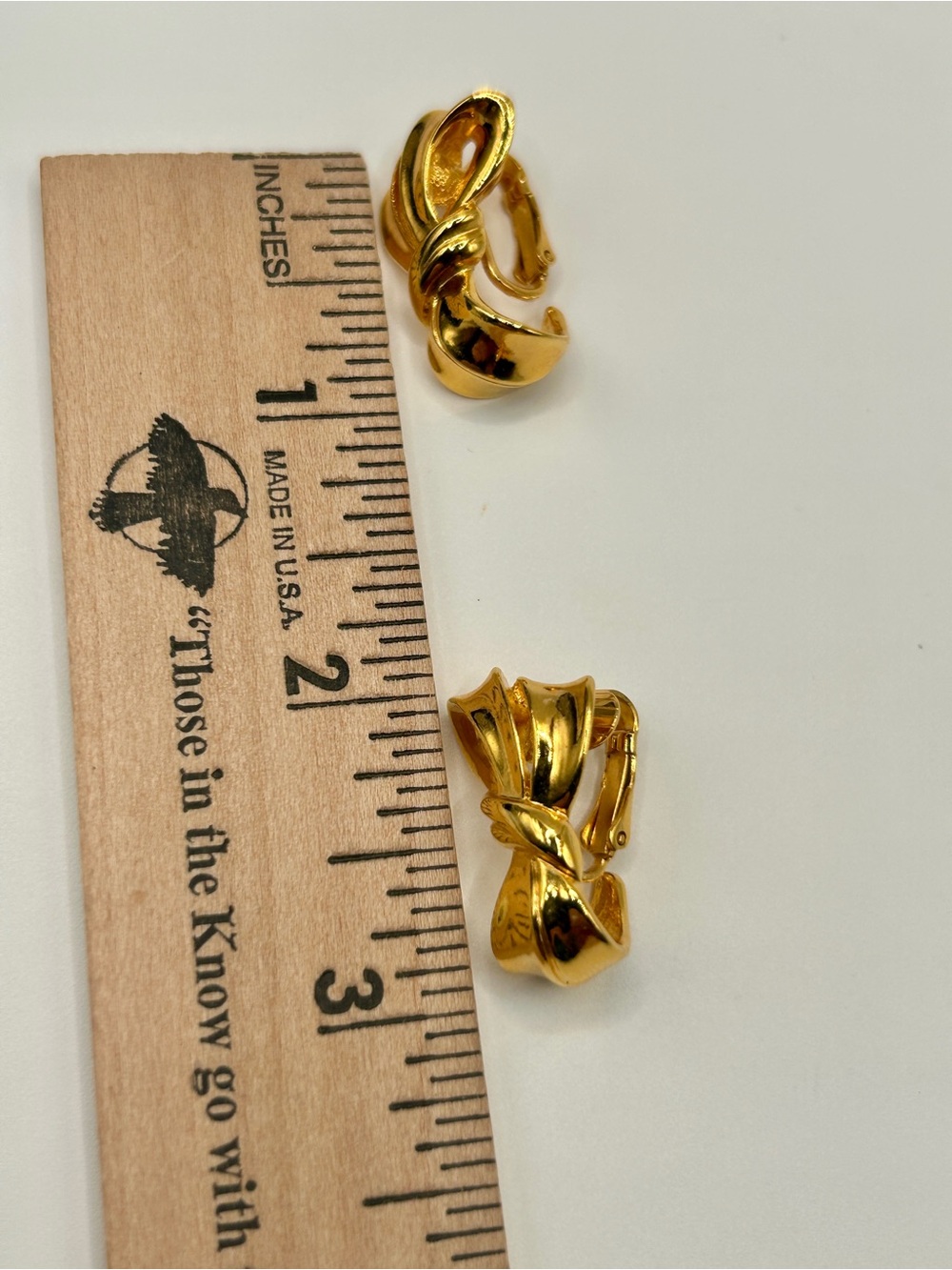 Vintage Avon Polished Gold-Plated Ribbon Knot Clip-On Earrings - Picture 7 of 10